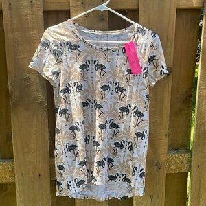 This is a Lily Pulitzer Etta neck cotton top size small